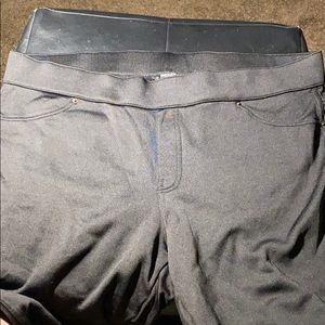 *Everything $7 (or less)!*Simply Vera Wang Legging